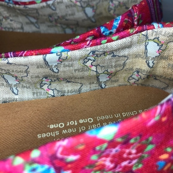 TOMS Red Aztec Print Slip-On Canvas Shoes Size 7.5 - Picture 7 of 11